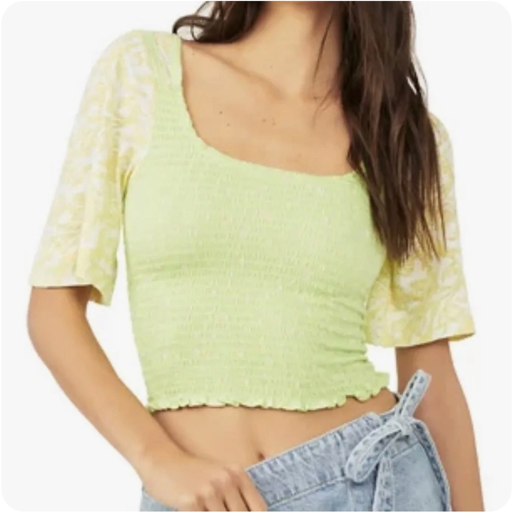 🌺Free People Key Lime Combo Floral Marigold Smocked Top🌸🌺